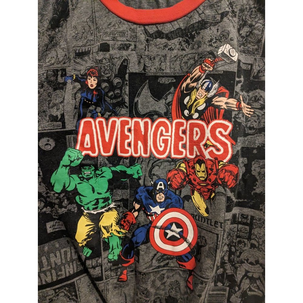 Marvel Her Universe Women's Size‎ Medium Short Sleeve Shirt